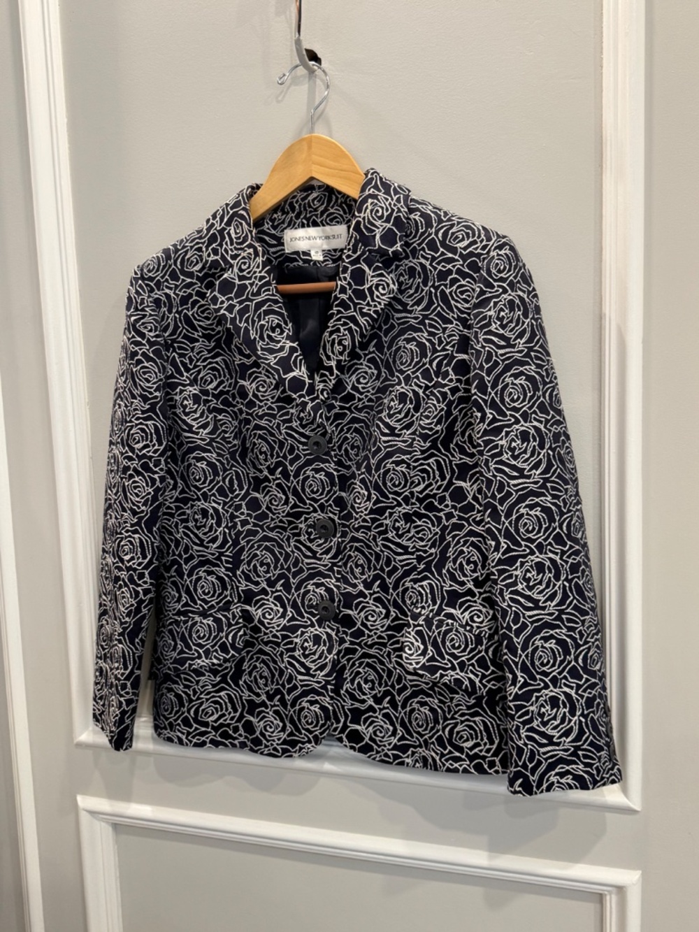 Jones New York Suit Floral Embroidered Jacquard Jacket Black White Size 10